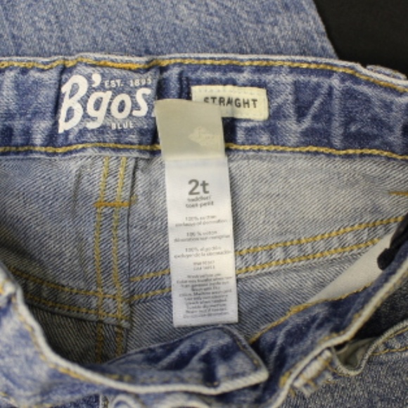 Straight Legged Jeans - Picture 3 of 3